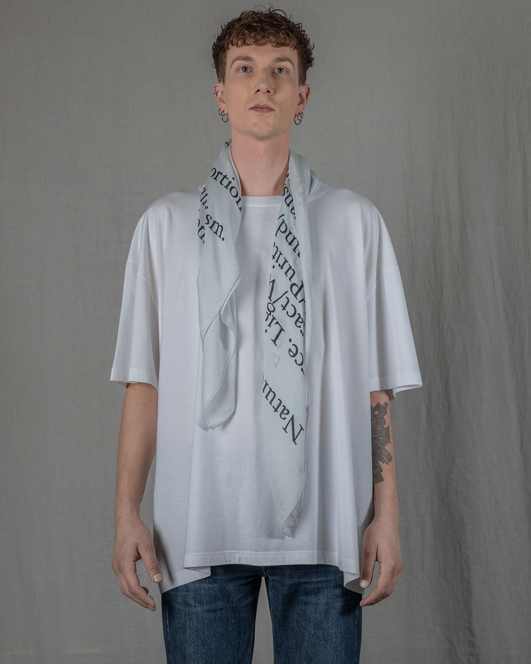 02 ONE SIZE ROUND NECK / TEE