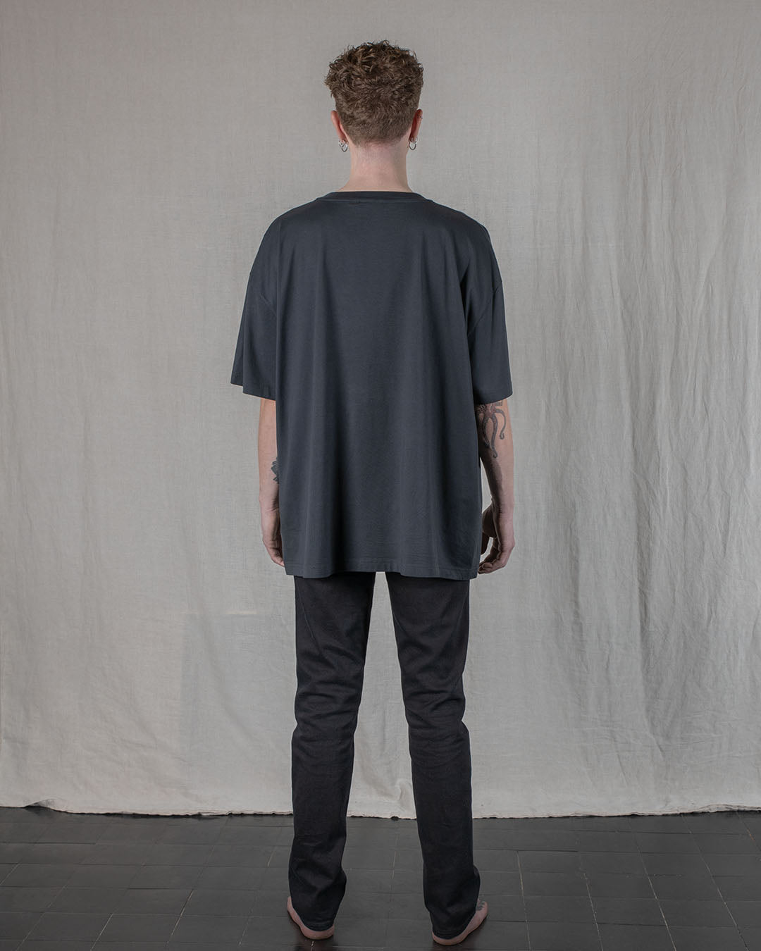 02 ONE SIZE ROUND NECK / TEE