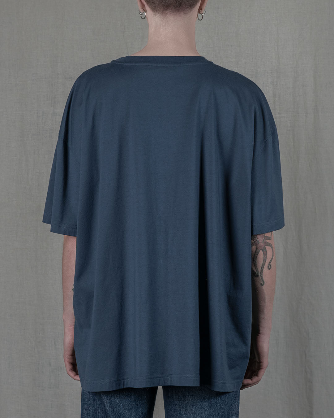 02 ONE SIZE ROUND NECK / TEE