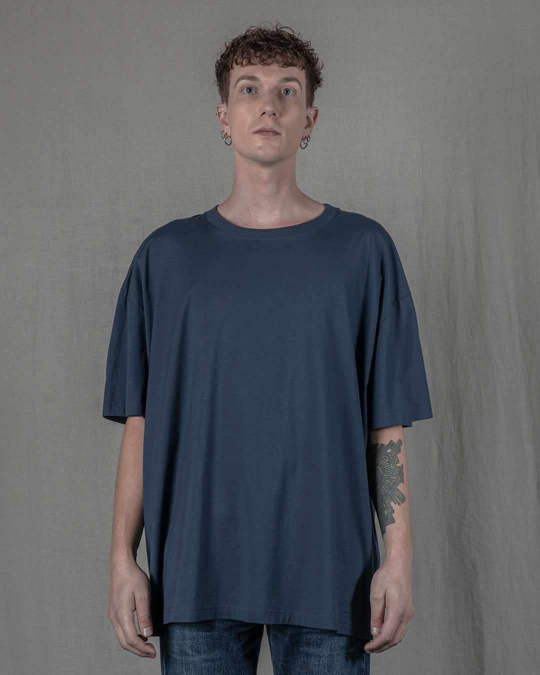 02 ONE SIZE ROUND NECK / TEE